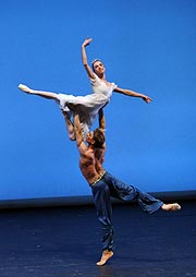 „Le Corsaire“ mit Monica Perego (Teatro alla Scala Milano) und Alen Bottaini, aufgenommen bei der Gala im Februar 2006 ©Foto: H. Magerstädt